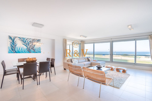 Venta Y Alquiler De Departamento Con Tres Dormitorios Mas Dependencia De Servicio En Torre Le Parc Playa Brava, Punta Del Este