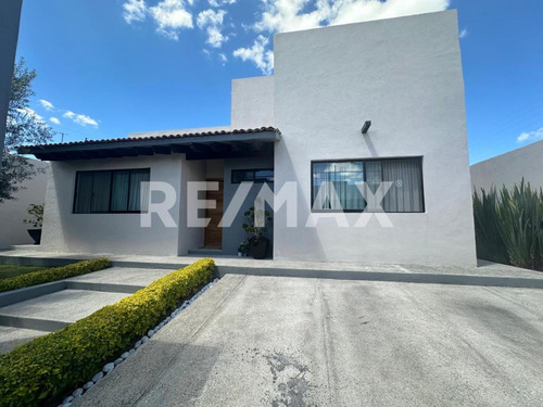 Casa En Venta En Condominio Jurica Mesón San Francisco