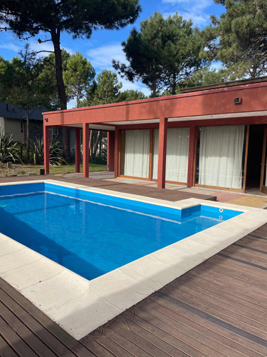 Vendo Casa Estilo Campo En Pinamar Fragata Libertad Frente A La Isla Del Golf Con Piscina