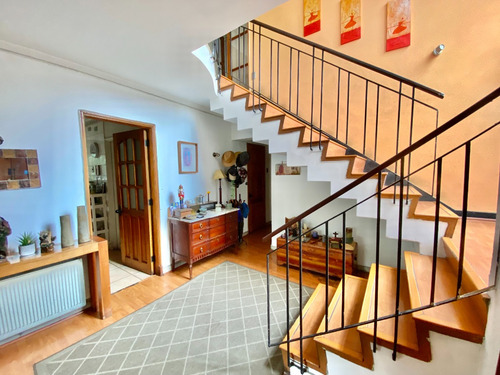 Linda Casa Metro Bilbao/ Colegio San Ignacio