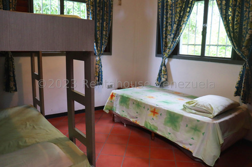 Se Vende Casa Con Potencial Baruta Yf