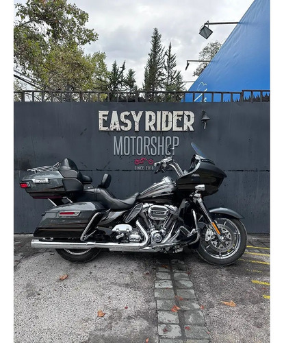 Moto Harley-davidson Cvo Road Glide Ultra 2017 