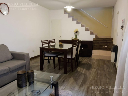 Imagen 5 de 28 de Casa De Dos Dormitorios En Venta Tipo Duplex En Fisherton
