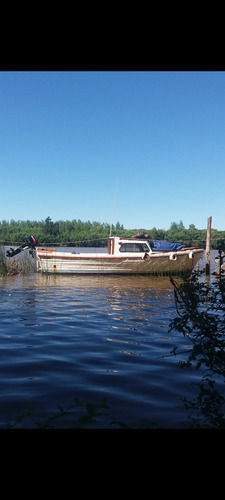 Crucero De Fibra Con Motor Diesel