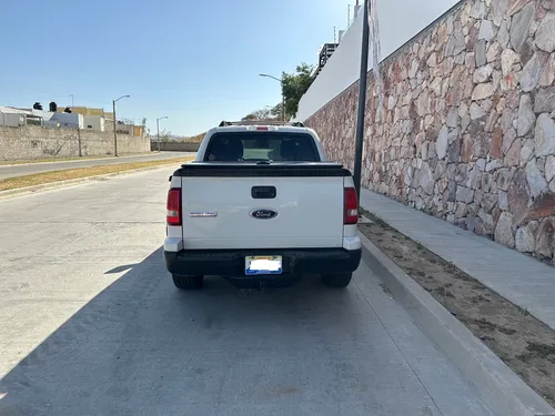 Ford Explorer 4.6 Xlt V8 3er Asiento Sync 4x2 Mt