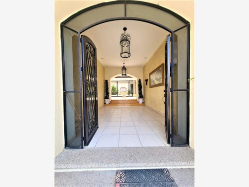 Imagen 6 de 12 de Casa En Venta En Lujoso Residencial Cumbres Del Campestre