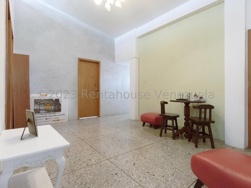 Casa Quinta En Venta En Santa Elena Barquisimeto 24-10415 Dh