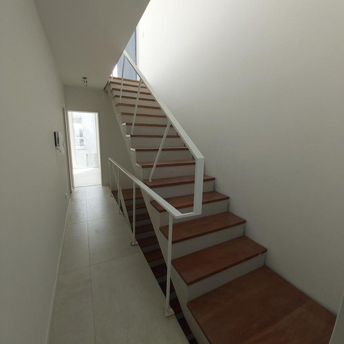 Imagen 4 de 14 de Excelente Unidad En Complejo Cerrado, 3 Dormitorios, Jardín, Cochera - Olivos
