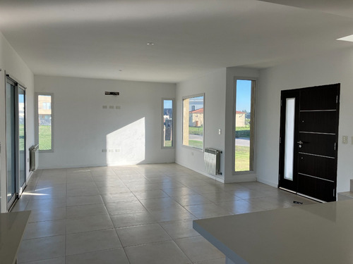 Venta De Casa En Santa Ines, Canning
