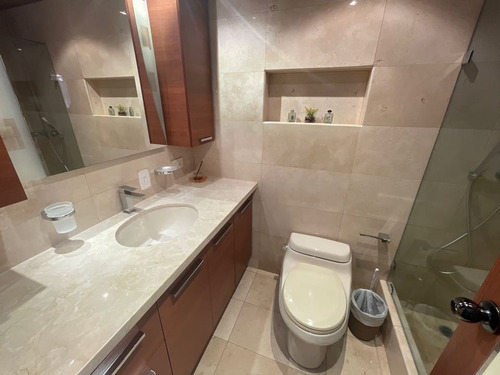 Imagen 14 de 17 de Vendo Apto 400m2 3h+s/5b/5p Colinas De Valle Arriba 5338