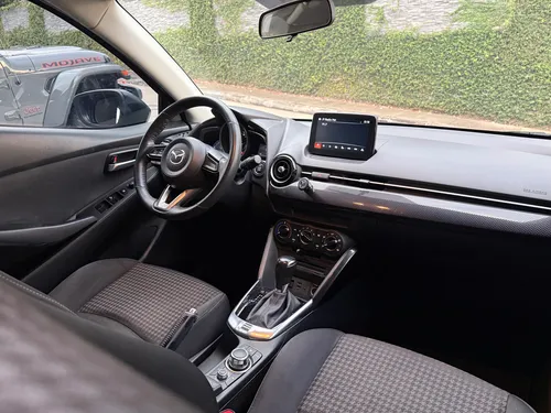 Mazda 2 1.6 touring automatico