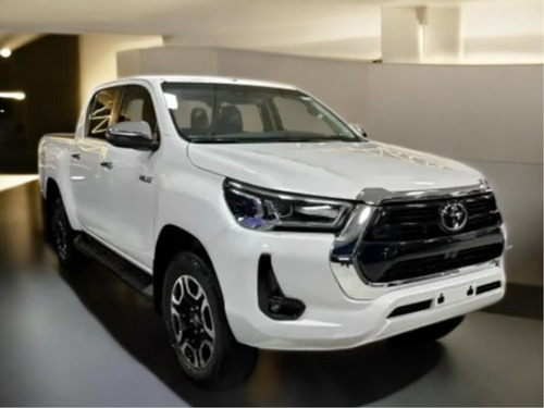 Toyota Hilux 2.8 D-4D TURBO DIESEL CD SRX 4X4 AUTOMÁTICO