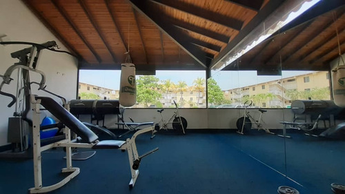 Imagen 11 de 15 de Alquiler Vacacional En Lecheria Res Guaica Suites 04248085453