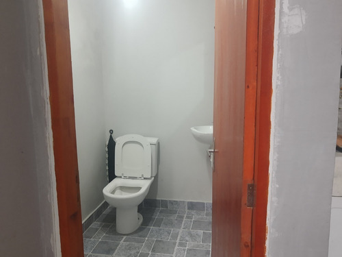 Imagem 6 de 27 de Vendo Sobrado 2 Quartos/suite Na Cohab Adventista (vi685)
