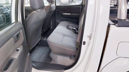 Imagen 9 de 10 de Toyota Hilux 4x2 C/d Sr 3.0 Tdi