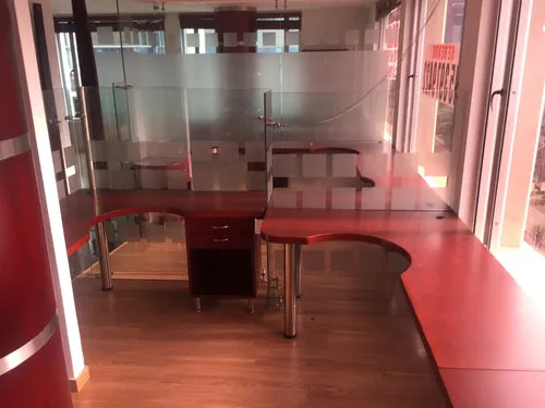 Se Arrienda Oficina Totalmente Amoblada, Excelente Ubicación, Lista Para Ocupar, Perfectas Condiciones Del Mobiliario