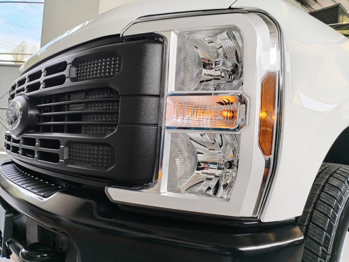 Ford F-350 Xl 7.3l 16v V8, Automática 10 Vel