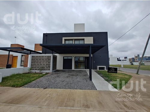 Casa En Colinas De Manantiales, Excelente Calidad Lista Para Disfrutar!
