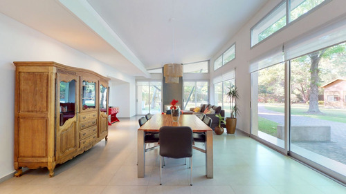 Venta De Casa En Barrio Carrado Estancia San Juan, Berazateg