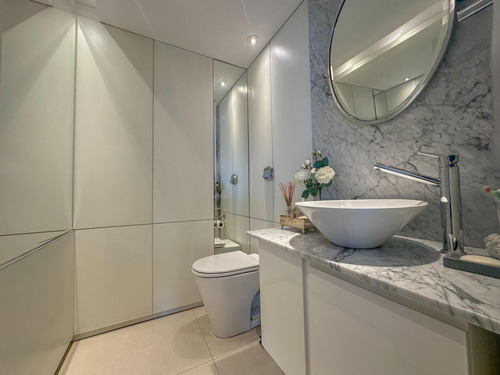 Departamento En Venta En Lanús Oeste 5 Ambientes Con 2 Cocheras Y 2 Bauleras