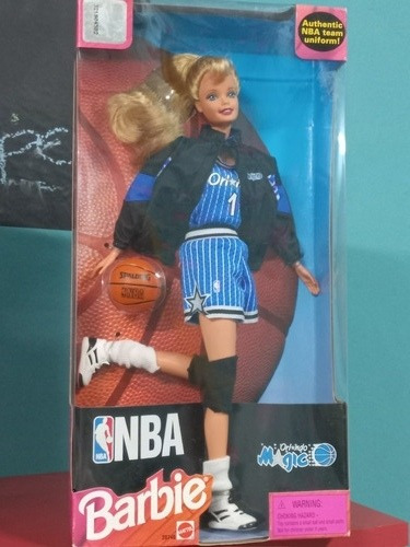 Imagem 1 de 5 de Barbie Articulada Basquete Orlando Magic Nba 1998 Antiga 80 