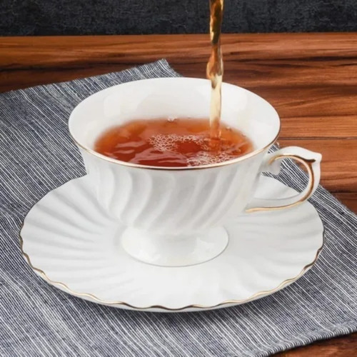 Xícaras De Chá E Cafe Porcelana Com Pires Luxuosa 6 Peças