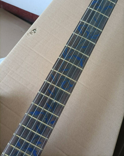 Imagen 2 de 3 de 6-strings-electric-guitar-rosewood-fingerboard-24-frets