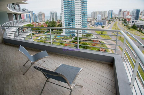 Imagen 11 de 12 de Venta Y Venta Temporario Apartamento De 2 Dormitorios En Playa Mansa, Punta Del Este.
