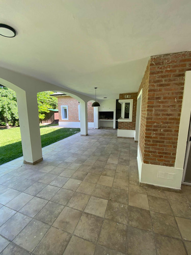 Casa En Lote Central Con Suite, Playroom Y Galería - Fincas De Iraola