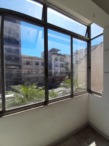 Apartamento À Venda Na Rua Aureliano Portugal, Rio Comprido, Rio De Janeiro - Rj - Liv-11819