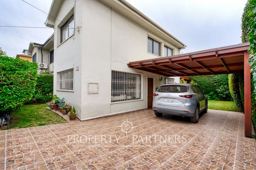 Casa En Venta En Ñuñoa! Impecable, Lista Para Vivi...