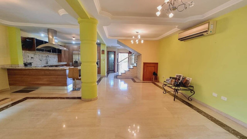 Imagen 8 de 14 de 163935 Lerry Paez 0414-9408606 Venta Townhouse Res Doral Park Piedra Pintada Valencia Solo Clientes