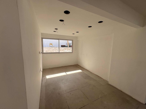 Excelente Y Exclusiva Ubicación Local Comercial / Remodelado