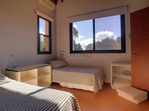 Moderna Y Amplia Casa En Barrio Privado-ref:1323