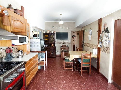 Imagen 8 de 30 de Casa De 6 Ambientes Con Cochera, Patio Y Terraza En Caballito