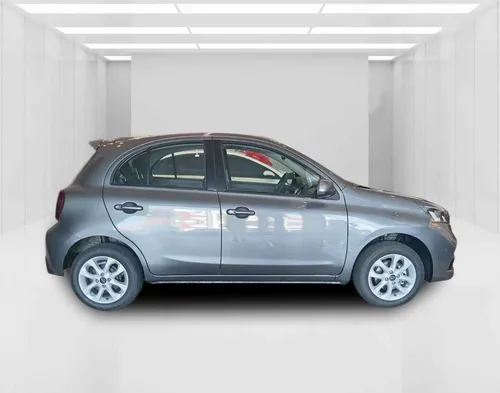 Nissan March 5p Advance L4/1.6 Aut
