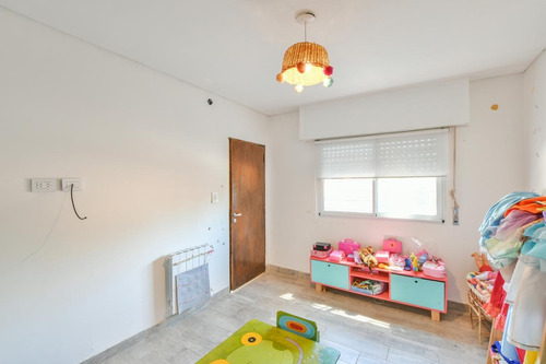 Imagen 20 de 29 de Casa De 4 Dormitorios Y Escritorio En Venta Con Parrillero Barrio Jorge Cura Centro Rosario