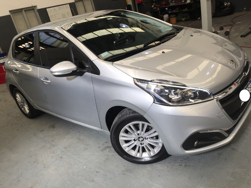 Peugeot 208 1.6 Allure Tiptronic