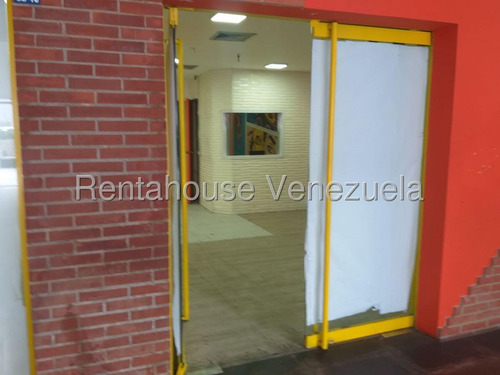 Km Comercial En Alquiler En El Cafetal, Distrito Metropolitano