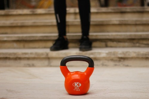 Kettlebell Pesa Rusa De Hierro Y Pvc 8kg 17lbs K6 Fitness