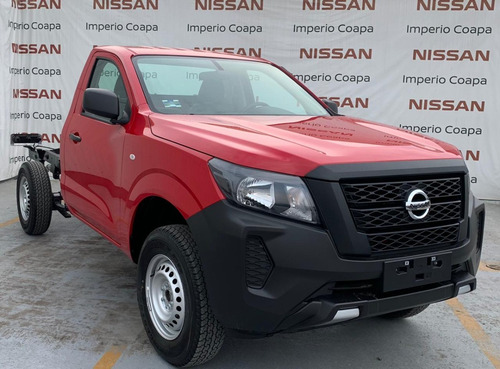 Imagen 2 de 10 de Nissan Np300 Chasis Cab Sin Aire 2022