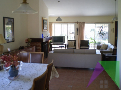 A Pasos De Playa Mansa- Ref: 28857