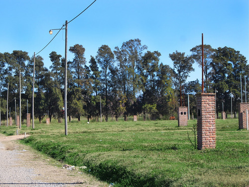 Terreno En Venta En General Rodríguez. Barrio Nuevo Horizonte, Excelente Terreno De 300m2, Todo A Pagar, De Facíl Acceso Desde La Autopista, Sin Expensas, Lotes Con Servicios, Barrio Abierto