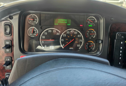 Camion Freightliner M2 106 Caja Seca Aut 2017