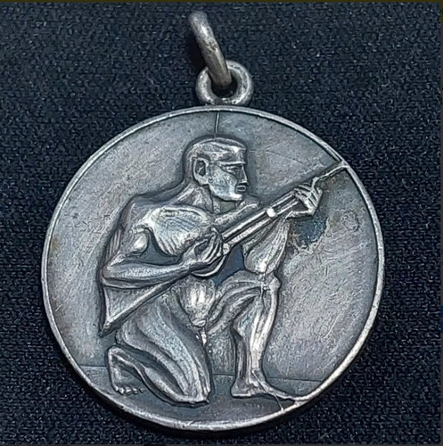 Antigua Medalla Tiro Sobre Relieve Metal 34x29 Mm - 1050