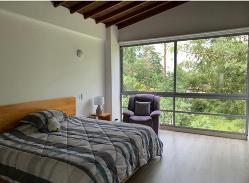 Casa Moderna Con Jardín!! Precio De Oportunidad $990