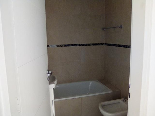Imagen 6 de 16 de Departamento 2 Ambientes Con Cochera En Semipiso - Quilmes