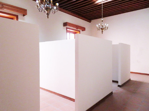 Casa Con Uso De Suelo Para Oficinas En Renta En Centro Historico Queretaro Gc
