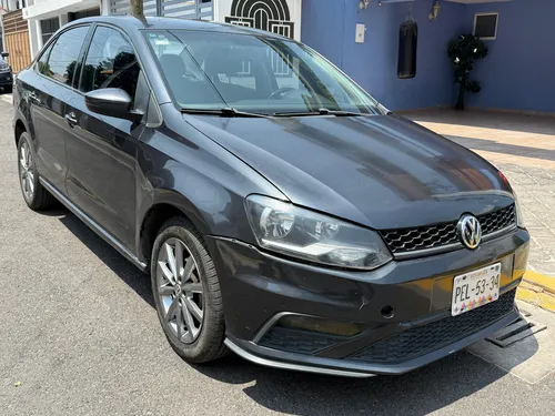 Volkswagen Vento 1.6 Highline At