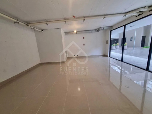 Amplio Local Comercial En Arriendo V.mackenna  - La Florida